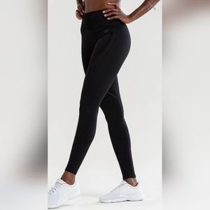 NWT WOMEN'S BEST Black Seamless Leggings Size Small